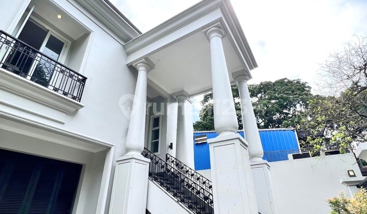 Luxury House for Sale Ready to Occupy in Kebayoran Baru Brawijaya