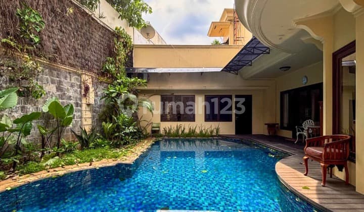 Dijual Rumah Design Mediteranian Dalam Komplek di Pejaten Barat