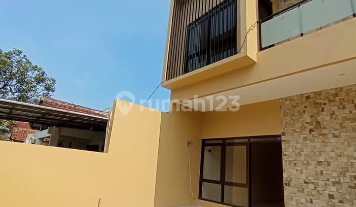 Rumah Dijual di Komplek Saturnus Margahayu dkt Metro Mall Bandung