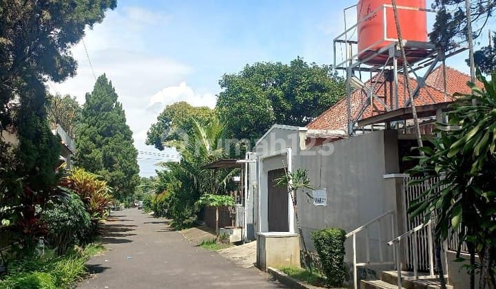 Rumah Terawat Lokasi Sangat Strategis di Golf Arcamanik Bandung