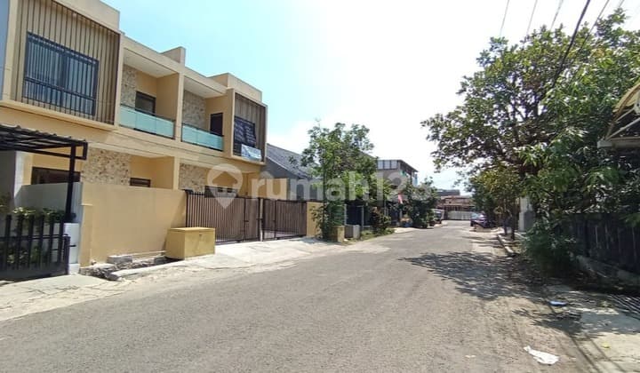 Rumah Siap Huni Bangunan Baru di Komplek Saturnus Margahayu Bandung