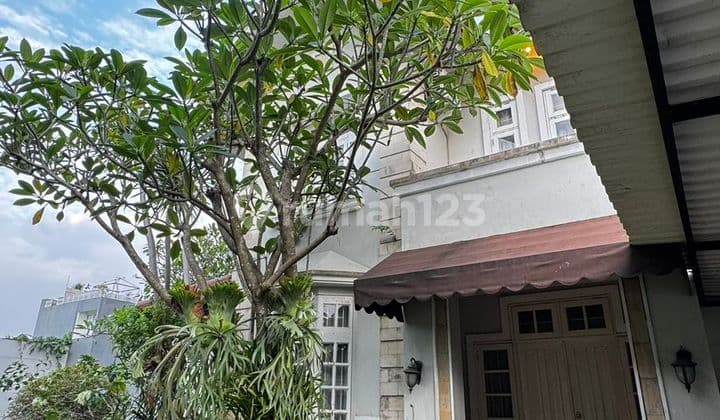 Rumah Asri Posisi Hoek Siap Huni di Alam Sutera, Tangerang