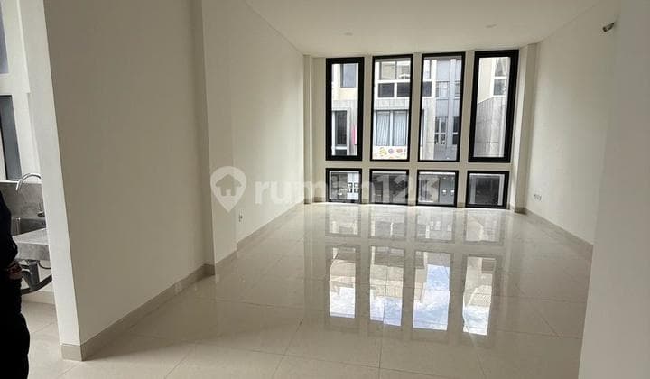 Ruko Baru Kondisi Bagus 3 Lantai Siap Huni di Elrey Biz Town BSD City, Tangerang
