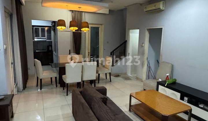 Disewakan Rumah Besar Hook Di Residence One Bsd Samping Binus