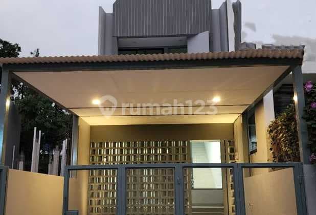 Dijual Rumah Modern Baru 2 lantai di Gading Serpong