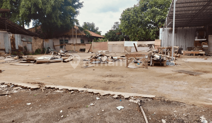 Disewakan Tanah 3005 Meter di Lengkong Karya