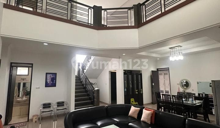 Jual Rumah 2 Lantai Singgasana Pradana Mekar Wangi Bandung Selatan