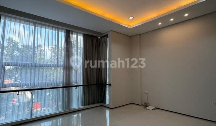 Rumah/Ruko 3 Lantai Bagus Mainroad Cihampelas,Bandung