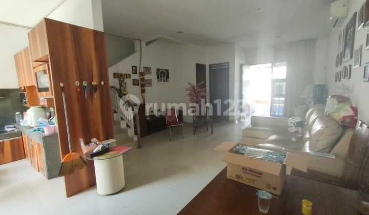 Rumah 2 Lantai Dengan Interior Yang Bagus Dan Nyaman Di Kawasan Antapani