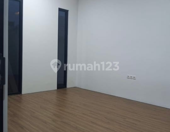 Rumah Nyaman Dan Luas Dengan Lingkungan Adem Dan Sejuk Di Kawasan Leuwisari