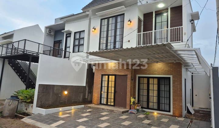 Rumah 2 Lantai, Shm, Bebas Banjir Lokasi Strategis Dekat Ke Rs Mary