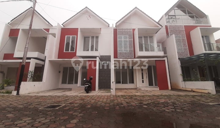 Rumah Syariah Bebas Riba, Shm Lokasi Strategis Dekat Stasiun Lrt Cikunir