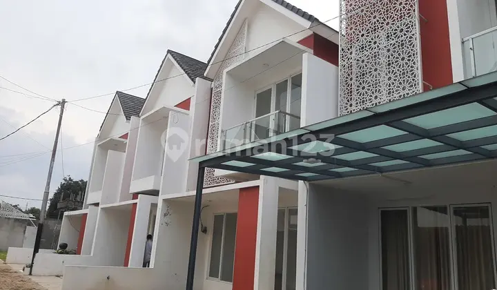 2-Story Sharia-Compliant Residence Near Toll Access, Direct Installments to Developer