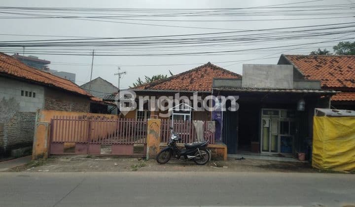 HOUSE ON SUHUT HIDAYAT MAIN ROAD, KARAWANG, WEST JAVA