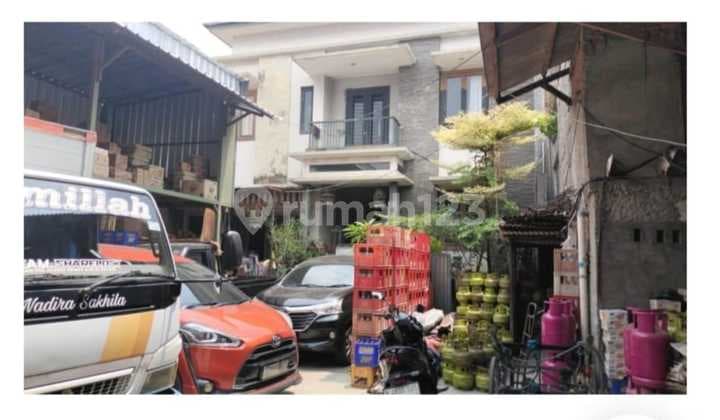 For Sale: House and Shop, Strategic Location, in Cipulir, Kebayoran Lama, South Jakarta.