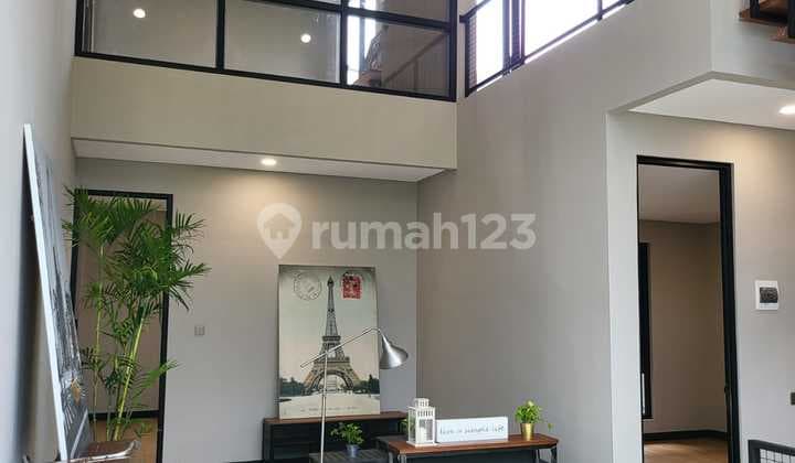 Rumah modern 2 lantai siap huni di BSD City