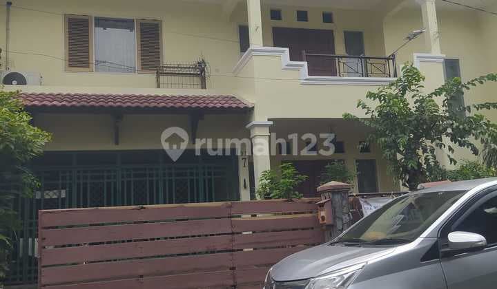Rumah 2 lantai siap huni dalam komplek di Pondok jaya Sektor 3 Bintaro