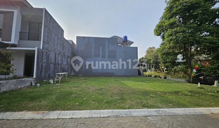 Tanah dijual Cepat posisi hoek di Kebayoran village