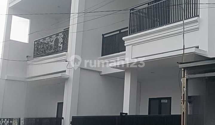 Rumah 2 Lantai Siap Huni di Harapan Indah 1 Bekasi