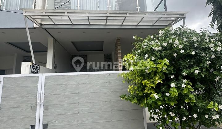 Rumah Siap Huni 2 Lantai di Bulevar Hijau Harapan Indah Bekasi