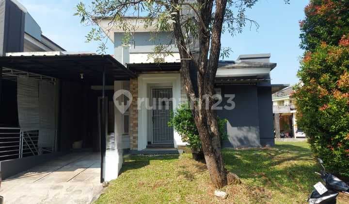Rumah Sewa,hook,depan Taman Cluster