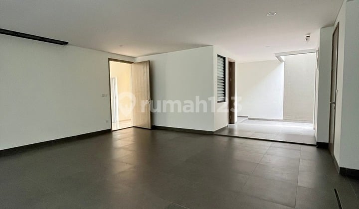 Rumah Nava Park Mewah Dan Cantik Lokasi Strategis