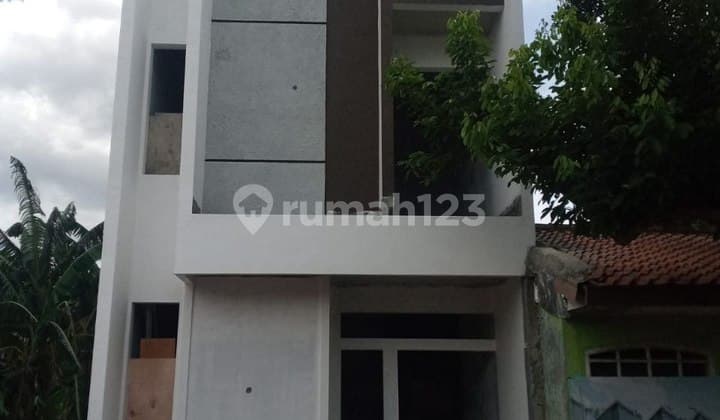 Rumah Baru 2 Lantai Dekat Tol bisa KPR Mustikajaya Bekasi