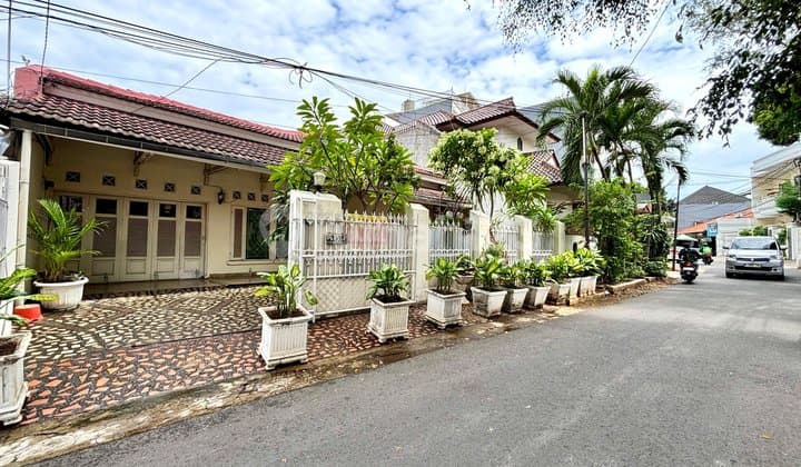 Rumah Siap Huni, Akses Jalan 2 Mobil di Tebet