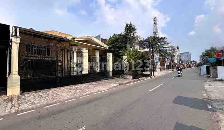 AKSES JALAN RAYA 3 MOBIL ! RUMAH SIAP HUNI DI KEBON BARU