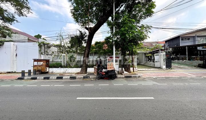 Pinggir Jalan Raya, Rumah Luas Siap Huni