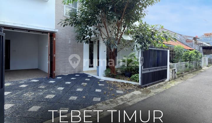 Cheapest !! 2-Storey Luxury House Plus Rooftop for Sale in Tebet, 1 Car Access Negotiable !