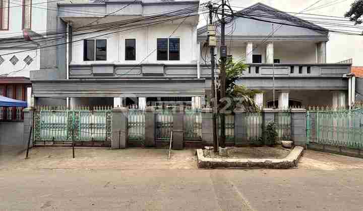 DI JUAL RUMAH SIAP HUNI DI KEBON BARU, AKSES JALAN 2 MOBIL, HANYA SELANGKAH KE JALAN UTAMA ASEM BARIS, HANYA 3 MENIT KE STASIUN TEBET DAN STASIUN CAWANG, HANYA 5 MENIT KE JLN MT HARYONO