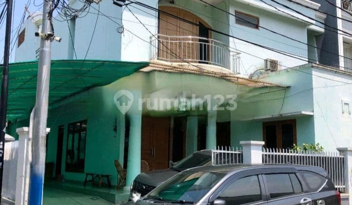 Rumah Hook 2 Lantai Nyaman Asri Grogol Jakarta Barat