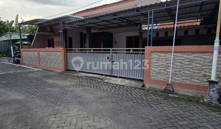 Rumah Bagus Siap Huni Strategis di Jalan Rorojonggrang