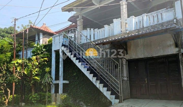 Rumah Bagus Lokasi Premium Siap Huni di Jalan Karonsih