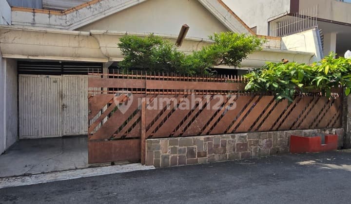 Rumah Cocok untuk Rumah Tinggal atau Kos di Pekunden Timur