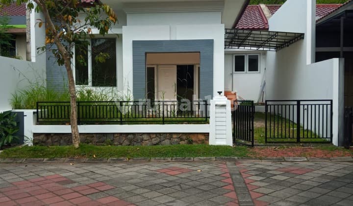 Rumah Cluster Bagus Eksklusif Siap Huni di Asoka Danau Candigolf