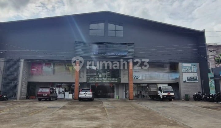 Ruang Usaha + Gudang Luas dan SIap Pakai di Semarang Barat