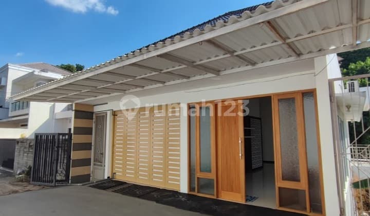 Rumah Furnished Strategis Siap Pakai Bagus di Jalan Sinabung