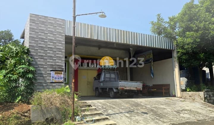 Gudang Strategis Cocok Untuk Usaha di Jalan Taman Singotoro