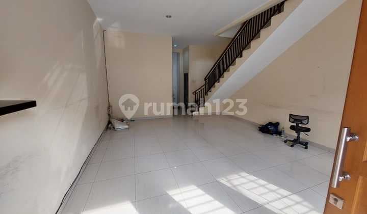 Nice 3-Story House in Tomang Flood-Free with 2-Car Road Access