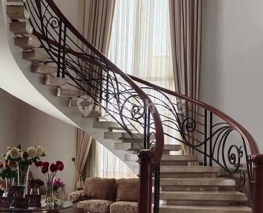 Rumah Mewah 4 Lantai Lokasi Strategis & Jarang Ada di Pluit