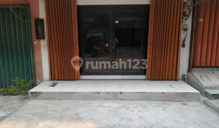 Disewakan Ruko 3 Lantai di Komplek Grogol Jakarta Barat