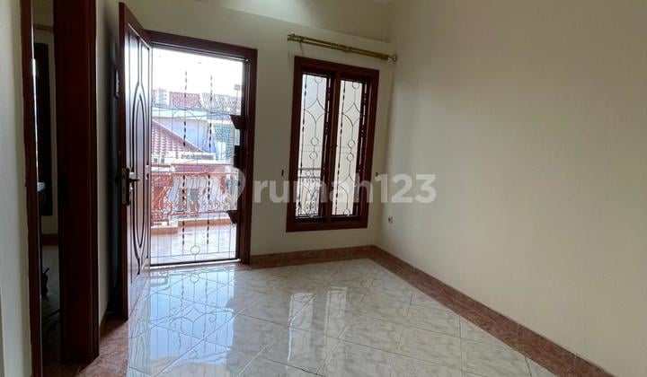 Dijual Rumah Bgus di Taman Surya 3