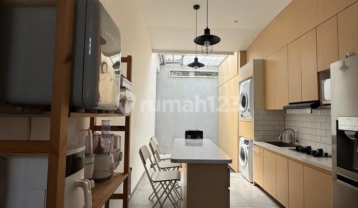 RUMAH SEMI FURNISHED DIBAWAH 1 M DEKAT SUMMARECON BANDUNG