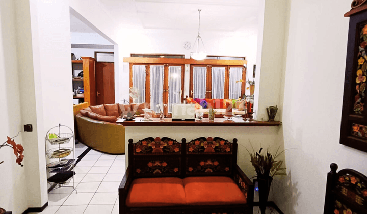 Rumah Luas di Jl Lestari - Geger Kalong Bandung