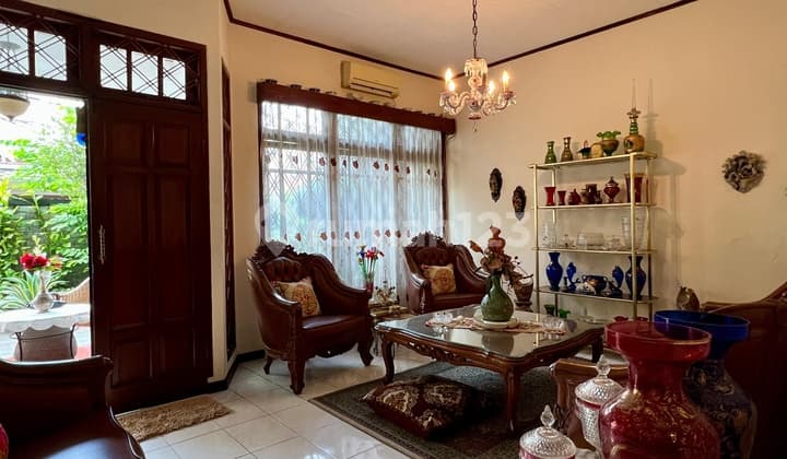Rumah Klasik 5 Kamar Tidur Senopati Kebayoran Baru Jakarta