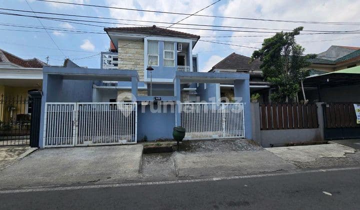 Rumah 2 Lantai Furnished Di Bunga Bunga Malang