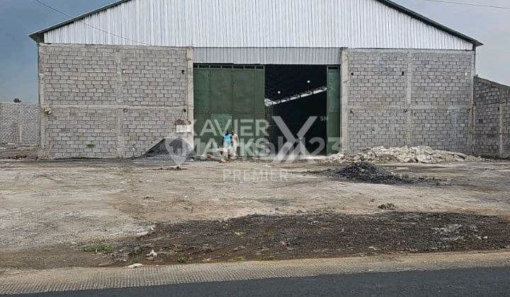 New Building Warehouse on Krebet Bululawang Main Road, Malang