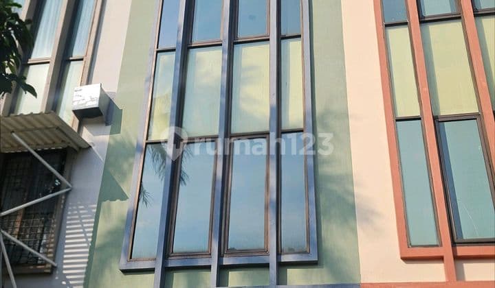 Ruko Daan Mogot Baru 4.5 Lantai Kondisi Bagus !!!